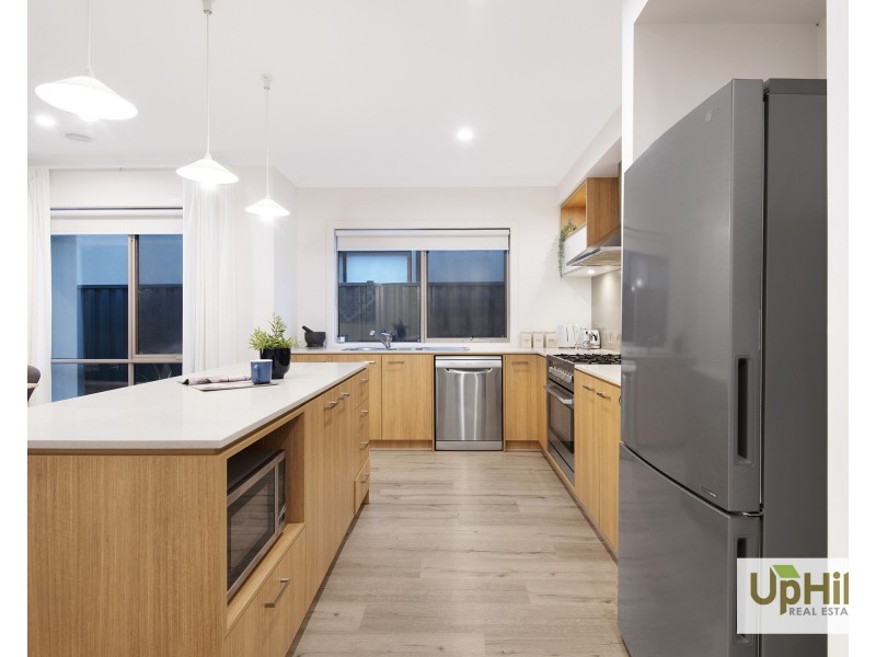 5 Galveston Road, Clyde VIC 3978