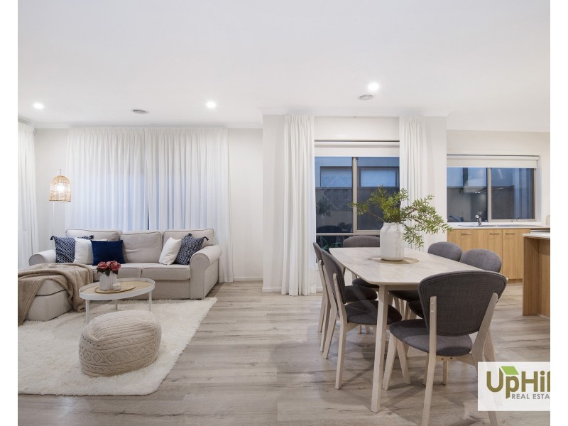 5 Galveston Road, Clyde VIC 3978