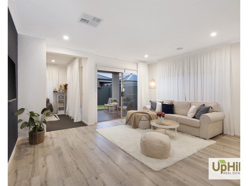 5 Galveston Road, Clyde VIC 3978