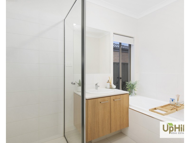 5 Galveston Road, Clyde VIC 3978