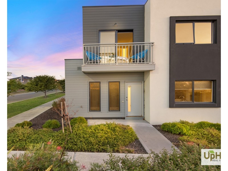 13 Arkbar Crescent, Clyde North VIC 3978