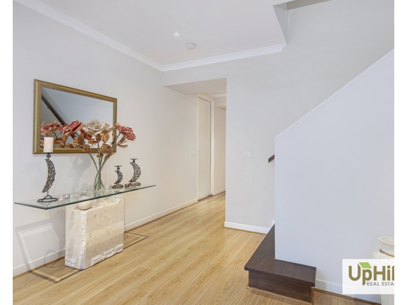 21 Lonarto Avenue, Clyde North VIC 3978