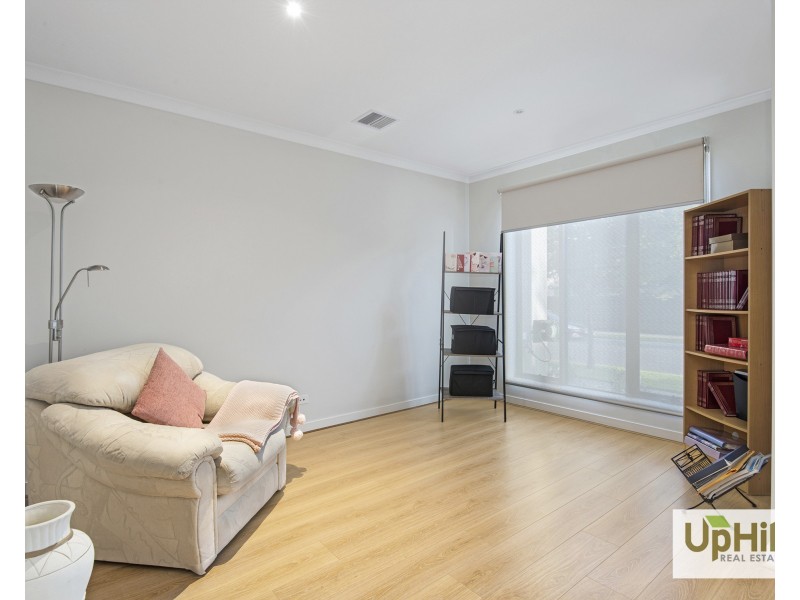 21 Lonarto Avenue, Clyde North VIC 3978