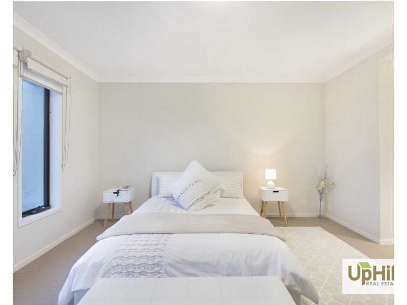 21 Lonarto Avenue, Clyde North VIC 3978
