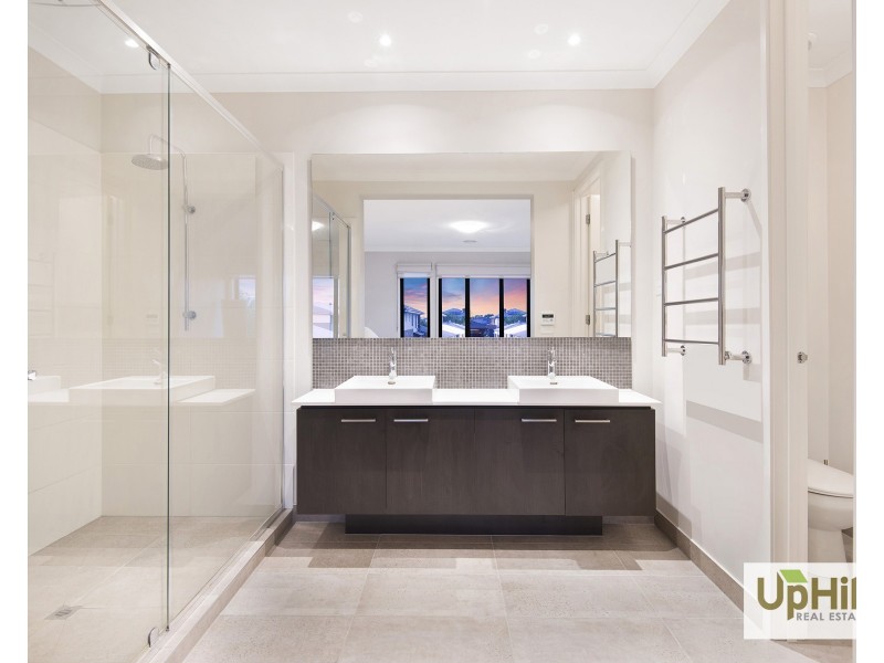 21 Lonarto Avenue, Clyde North VIC 3978