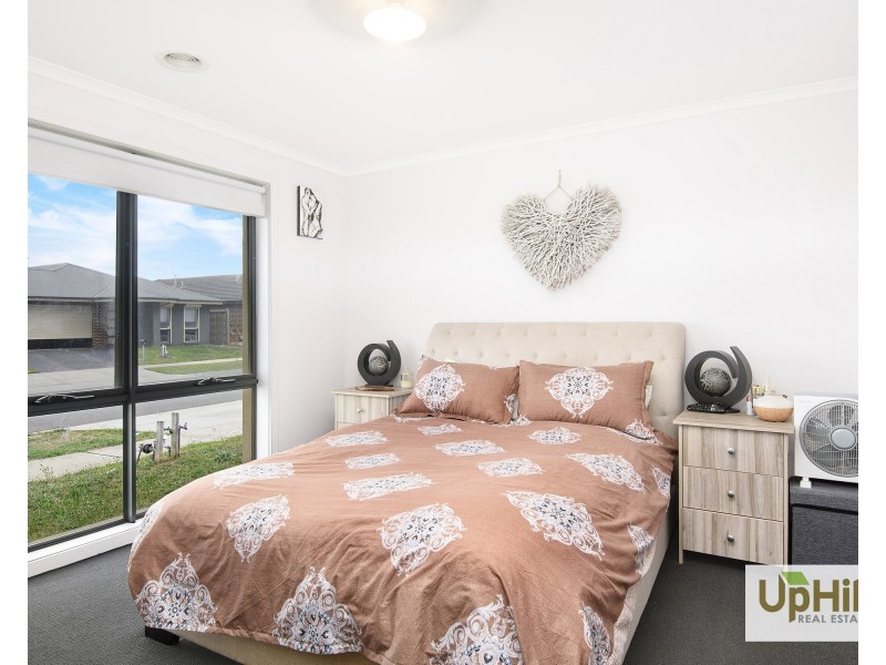 42 Copper Beech Road, Beaconsfield VIC 3807