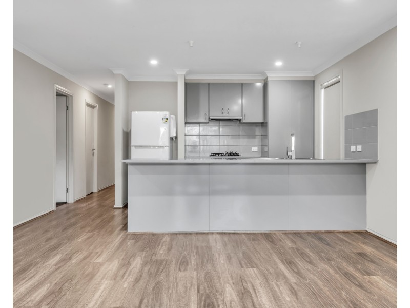 143 Lineham Drive, Cranbourne East VIC 3977