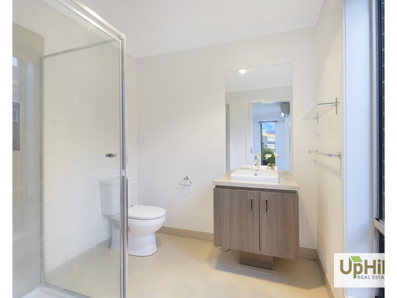 18 Saloon Circuit, Clyde North VIC 3978