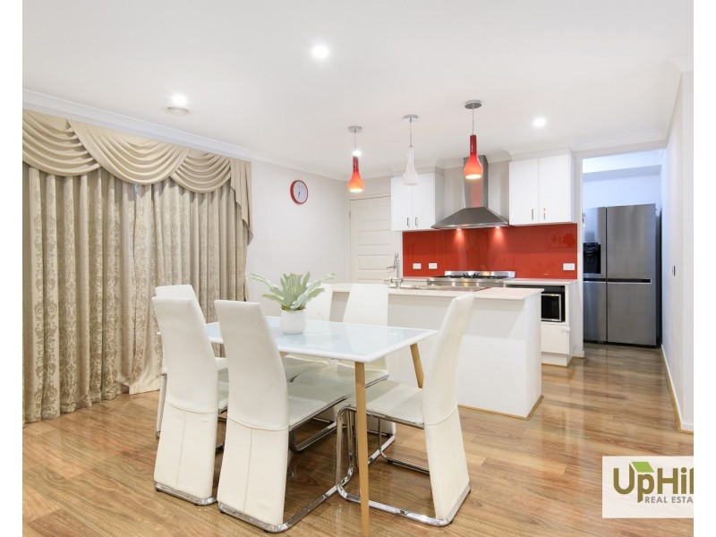 18 Saloon Circuit, Clyde North VIC 3978