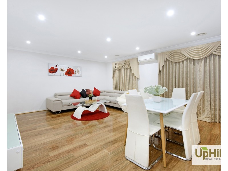 18 Saloon Circuit, Clyde North VIC 3978