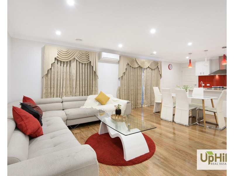 18 Saloon Circuit, Clyde North VIC 3978