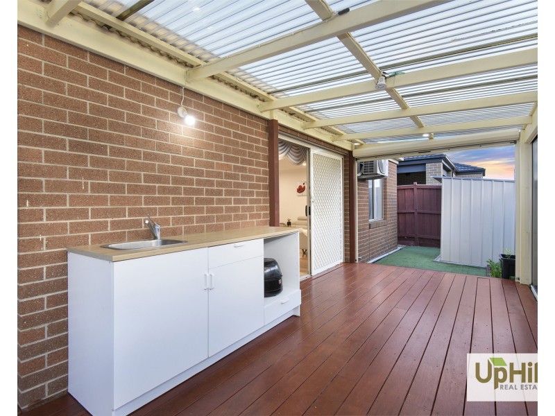 18 Saloon Circuit, Clyde North VIC 3978