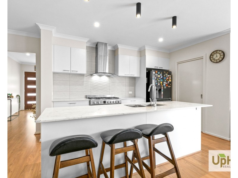 30 Lace Monitor Circuit, Clyde North VIC 3978