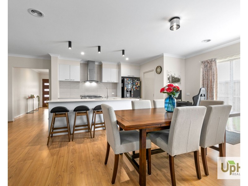 30 Lace Monitor Circuit, Clyde North VIC 3978