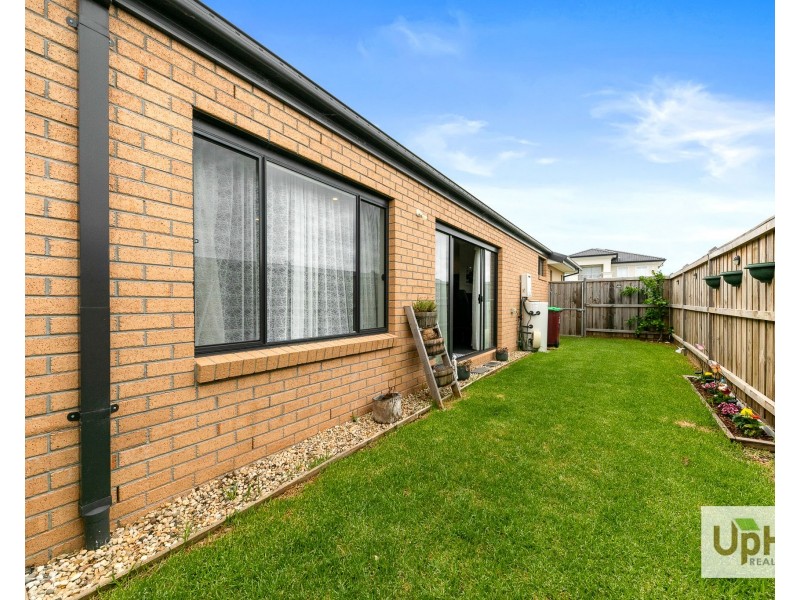 30 Lace Monitor Circuit, Clyde North VIC 3978