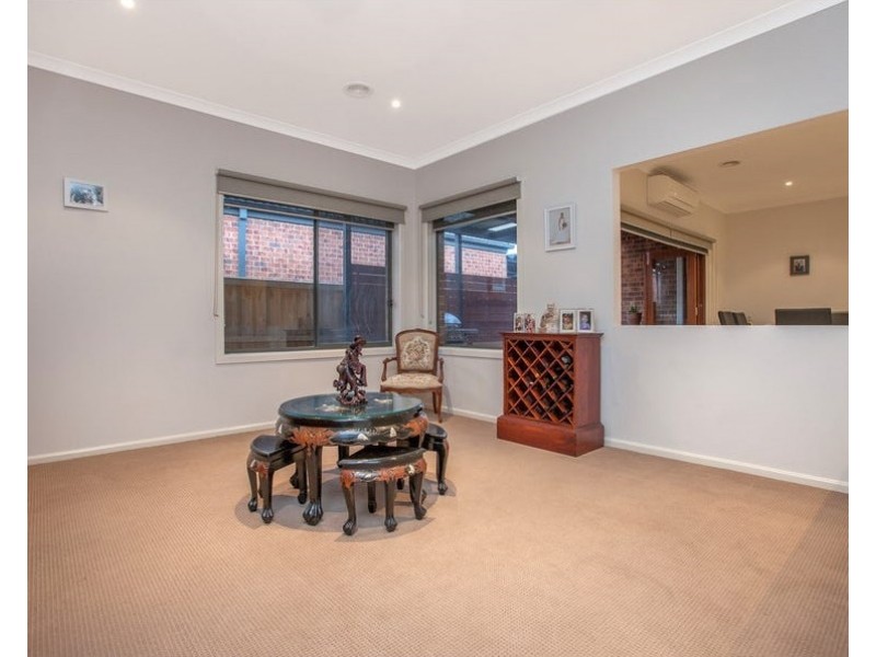 16 Curran Drive, Officer VIC 3809