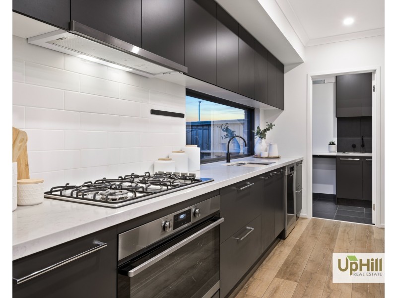 7 Sutil Drive, Clyde North VIC 3978