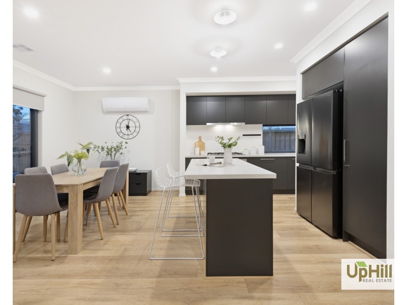 7 Sutil Drive, Clyde North VIC 3978