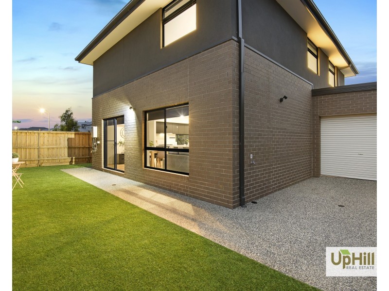 7 Sutil Drive, Clyde North VIC 3978