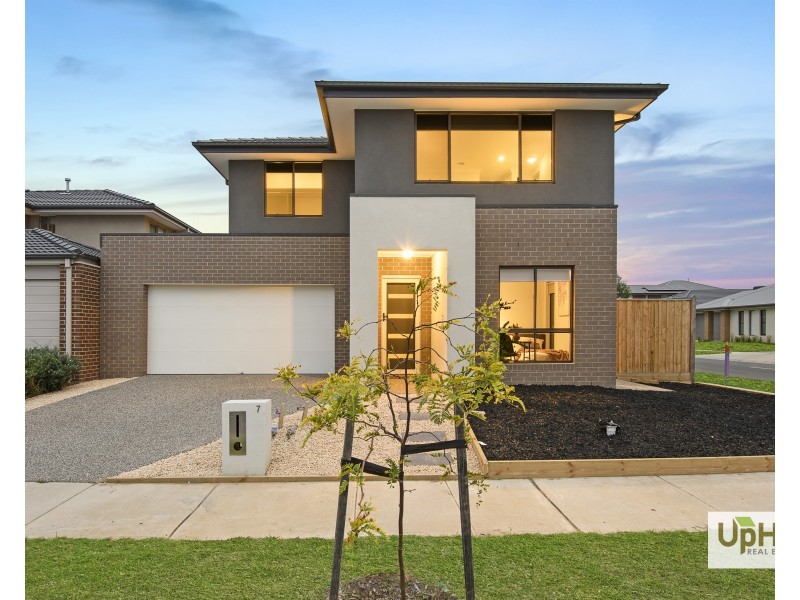 7 Sutil Drive, Clyde North VIC 3978