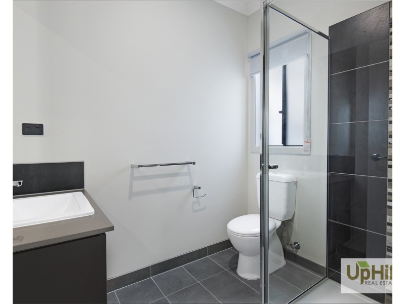 8 Somers Street, Cranbourne East VIC 3977