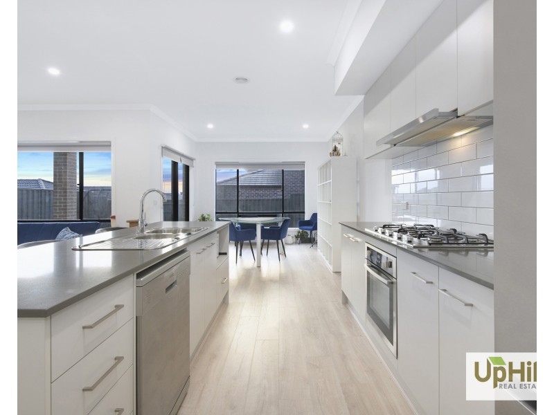 6 Evica Road, Clyde North VIC 3978