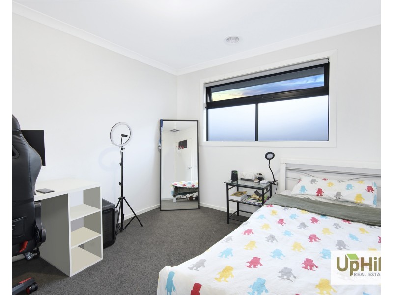 6 Evica Road, Clyde North VIC 3978