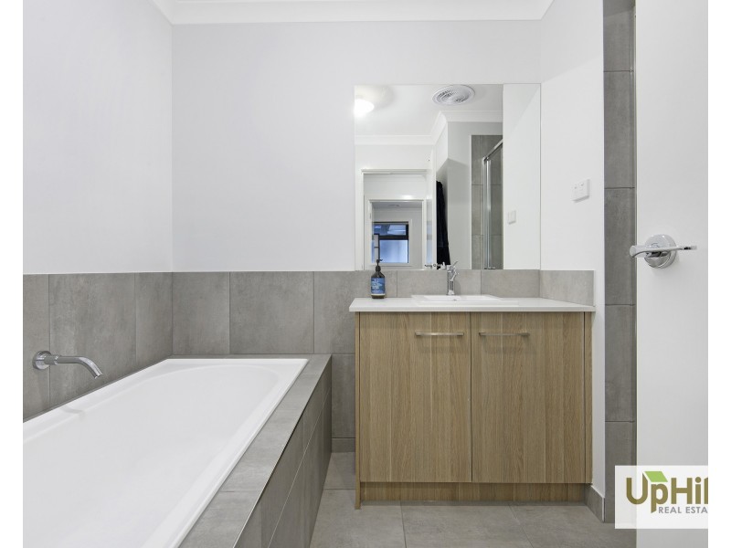 6 Evica Road, Clyde North VIC 3978