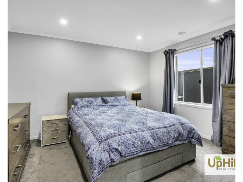 20 Magenta Street, Clyde North VIC 3978