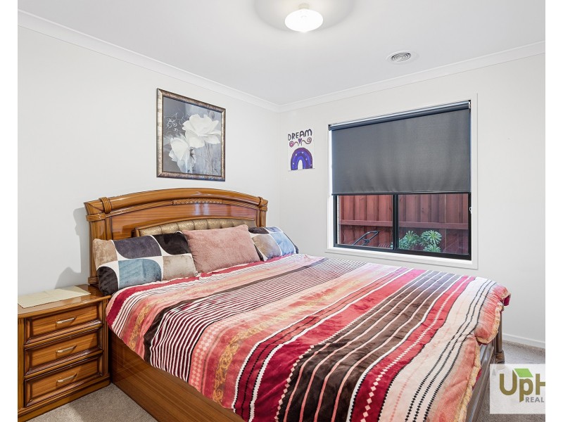 90 Glenelg Street, Clyde North VIC 3978