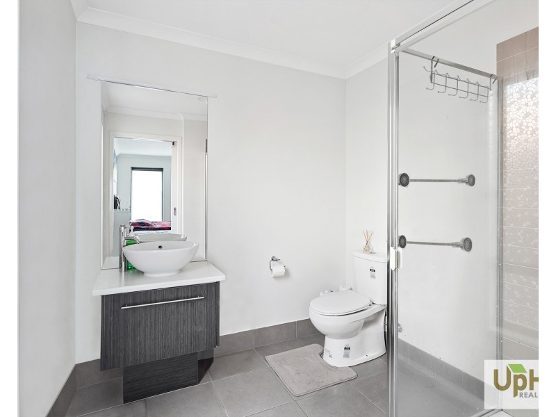 90 Glenelg Street, Clyde North VIC 3978