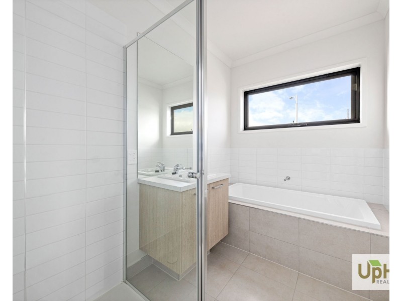 61 Flanagan Avenue, Officer VIC 3809