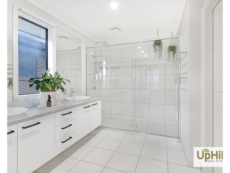 14 Kelan Street, Clyde North VIC 3978