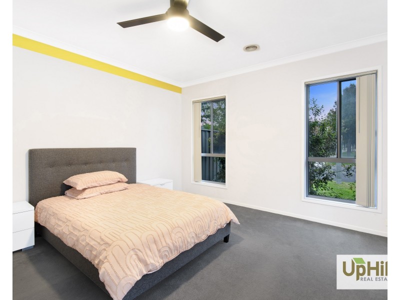123 Selandra Boulevard, Clyde North VIC 3978