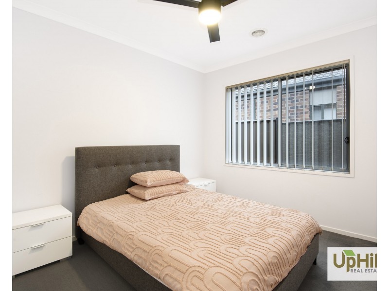 123 Selandra Boulevard, Clyde North VIC 3978