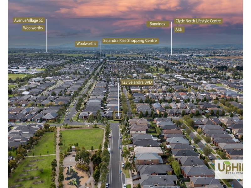 123 Selandra Boulevard, Clyde North VIC 3978