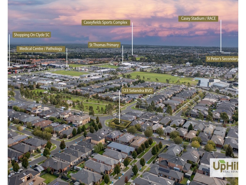 123 Selandra Boulevard, Clyde North VIC 3978