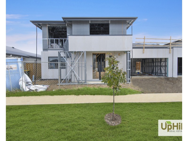 4 Chitwan Street, Clyde North VIC 3978
