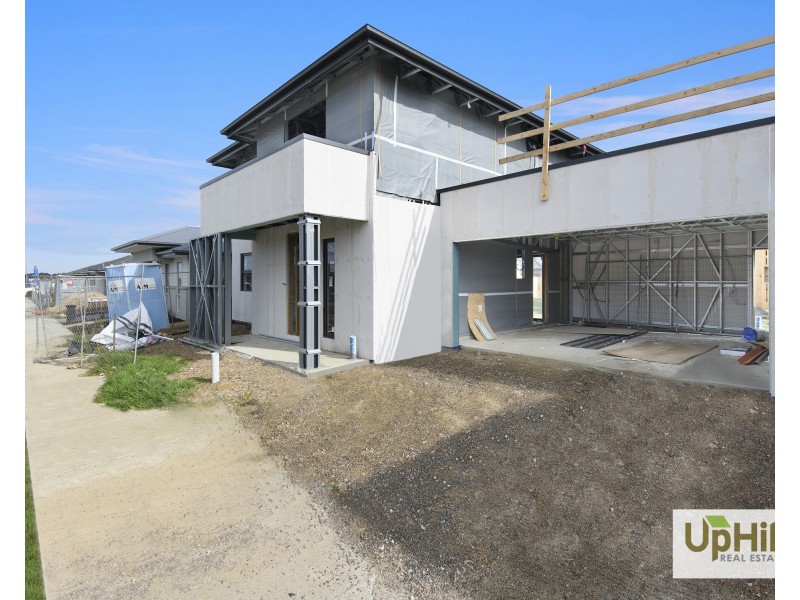 4 Chitwan Street, Clyde North VIC 3978