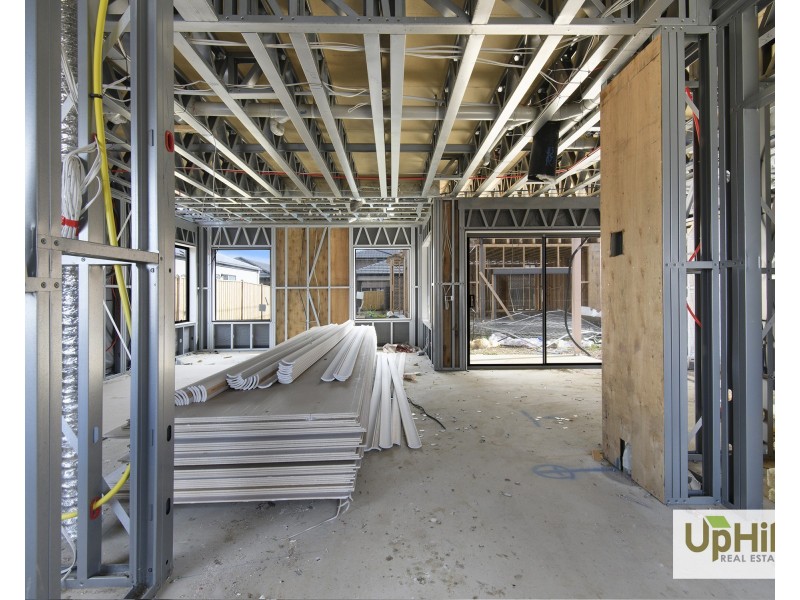 4 Chitwan Street, Clyde North VIC 3978