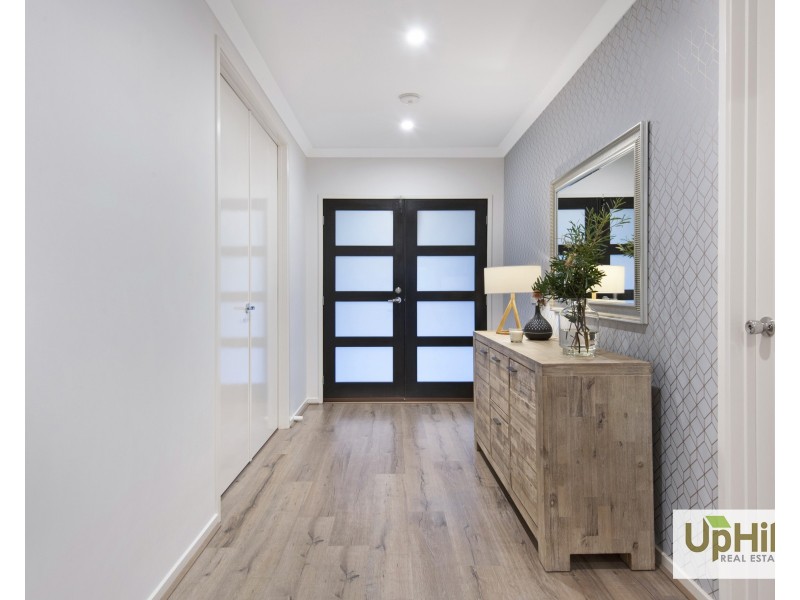 16 Mernoo Avenue, Clyde North VIC 3978