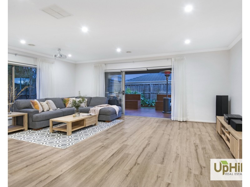 16 Mernoo Avenue, Clyde North VIC 3978