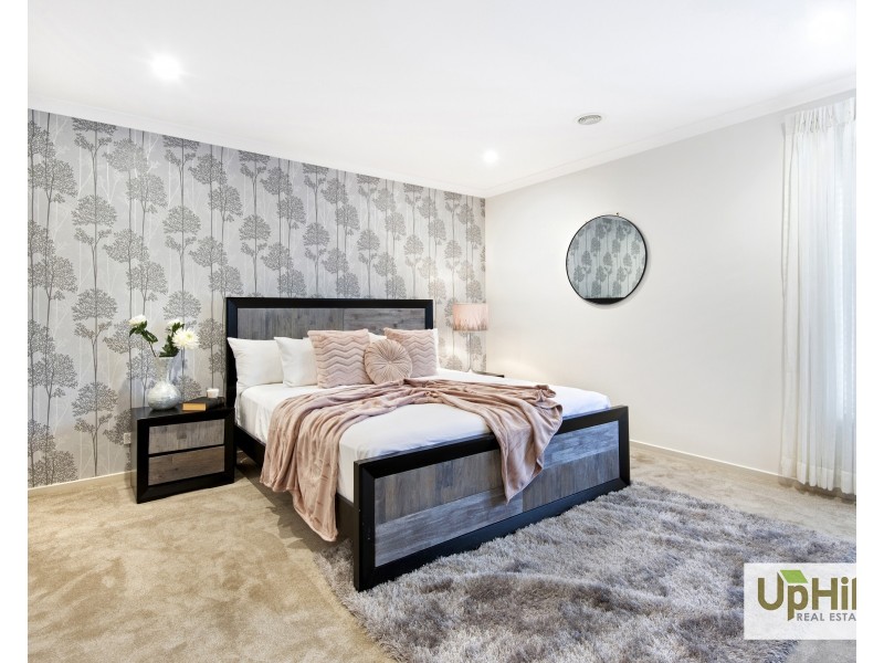 16 Mernoo Avenue, Clyde North VIC 3978