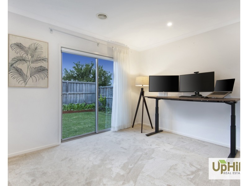 16 Mernoo Avenue, Clyde North VIC 3978