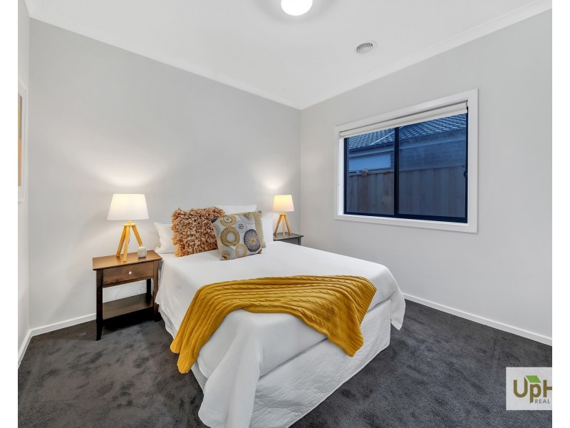 29 Athletic Circuit, Clyde VIC 3978