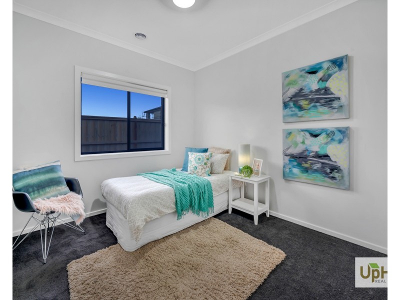 29 Athletic Circuit, Clyde VIC 3978