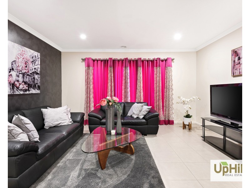 37 Fiorelli Boulevard, Cranbourne East VIC 3977