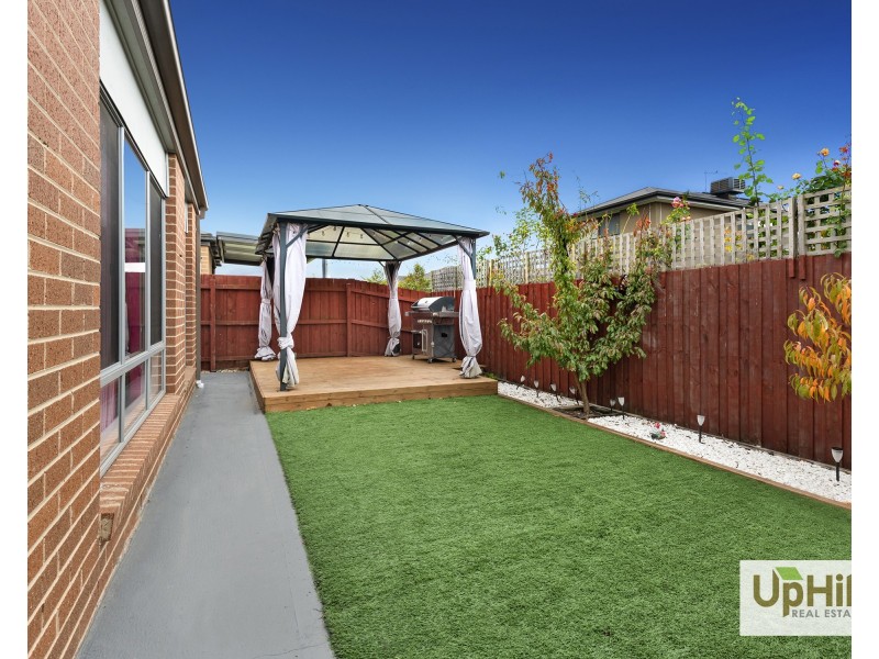 37 Fiorelli Boulevard, Cranbourne East VIC 3977