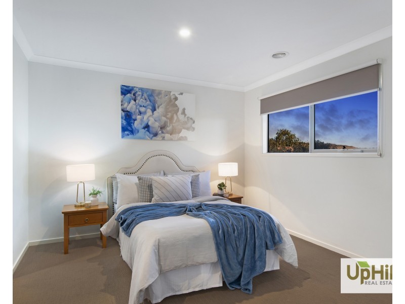 23 Elmtree Crescent, Clyde North VIC 3978