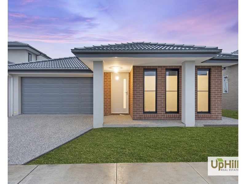 3 Alabaster Street, Clyde North VIC 3978